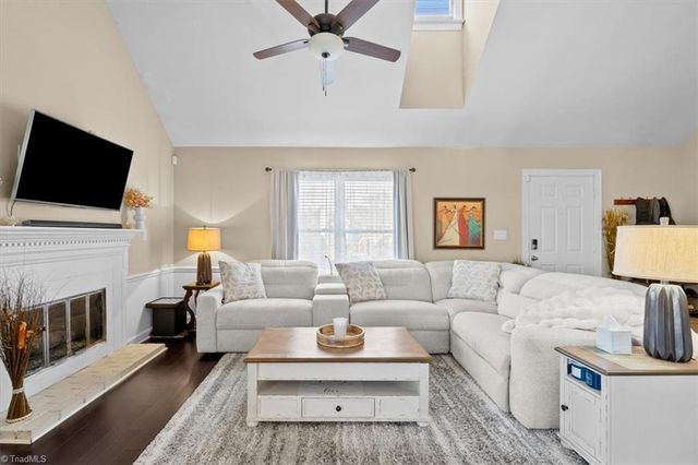 5116 Autumncrest Drive, Greensboro, NC 27407