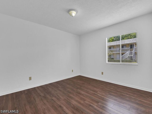 4617 Bayshore DR H5, Naples, FL 34112