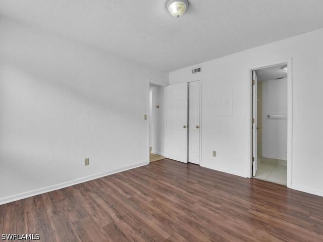 4617 Bayshore DR H5, Naples, FL 34112