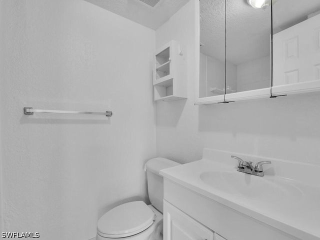4617 Bayshore DR H5, Naples, FL 34112