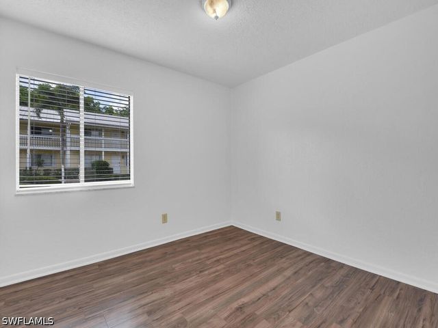 4617 Bayshore DR H5, Naples, FL 34112