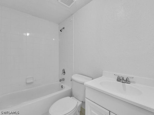 4617 Bayshore DR H5, Naples, FL 34112