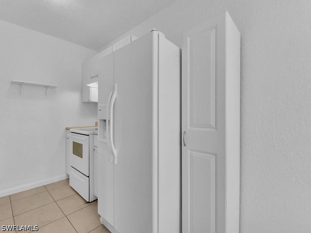 4617 Bayshore DR H5, Naples, FL 34112