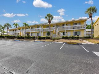 4617 Bayshore DR H5, Naples, FL 34112