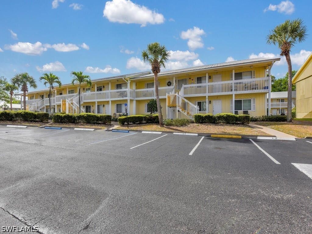 4617 Bayshore DR H5, Naples, FL 34112