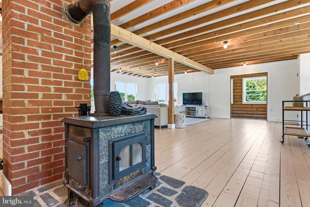3259 IDA RD, Luray, VA 22835