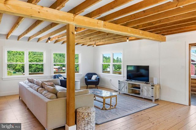 3259 IDA RD, Luray, VA 22835