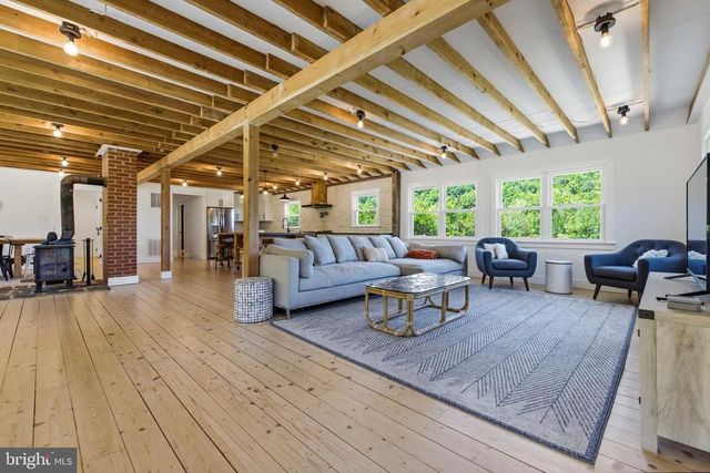 3259 IDA RD, Luray, VA 22835