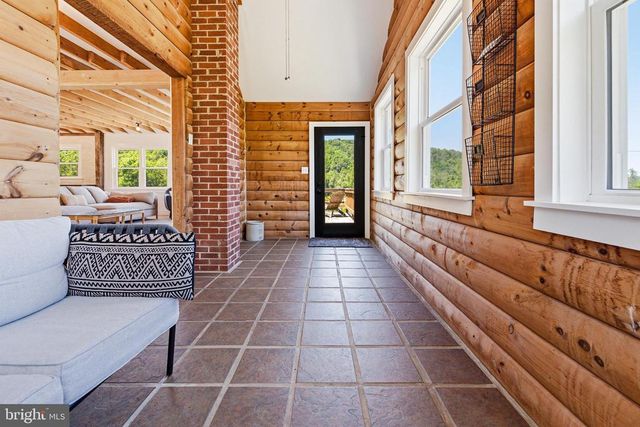 3259 IDA RD, Luray, VA 22835