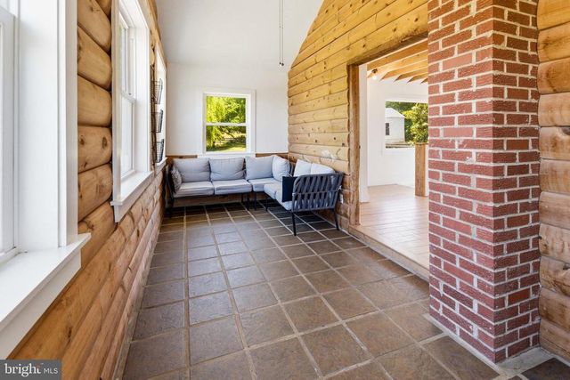 3259 IDA RD, Luray, VA 22835