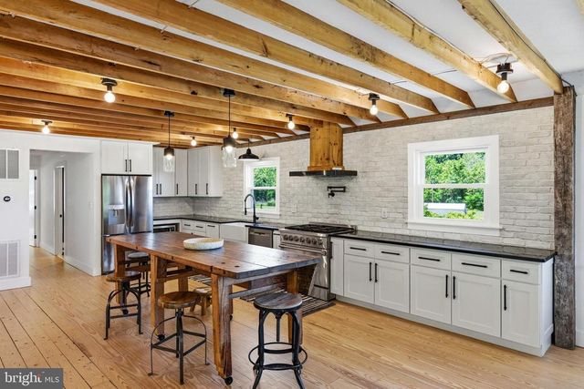 3259 IDA RD, Luray, VA 22835