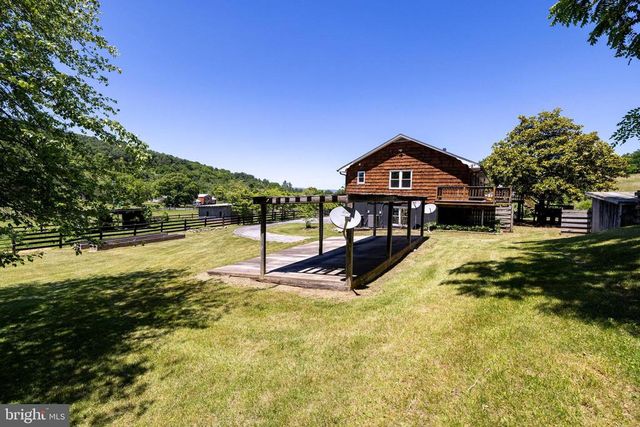 3259 IDA RD, Luray, VA 22835