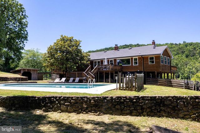 3259 IDA RD, Luray, VA 22835