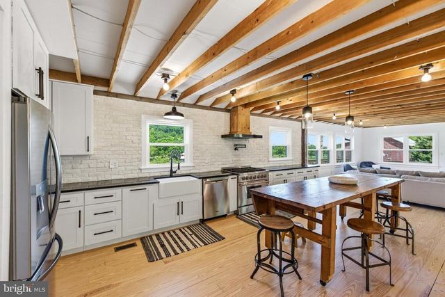 3259 IDA RD, Luray, VA 22835