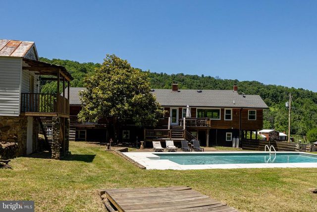 3259 IDA RD, Luray, VA 22835