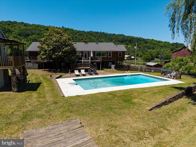 3259 IDA RD, Luray, VA 22835
