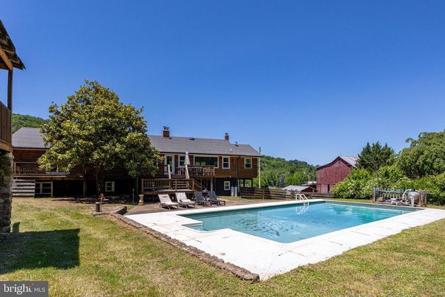 3259 IDA RD, Luray, VA 22835
