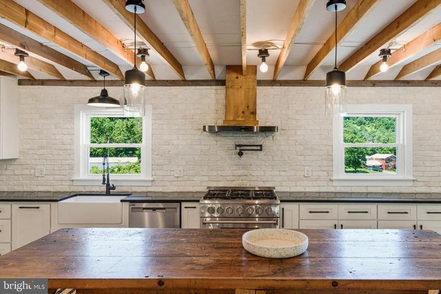 3259 IDA RD, Luray, VA 22835