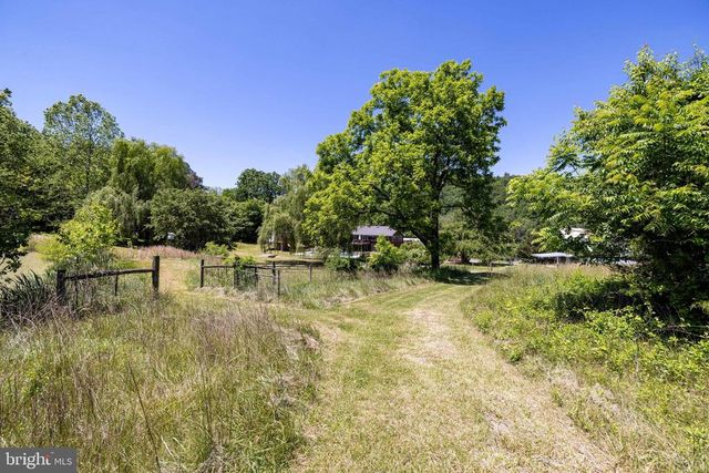 3259 IDA RD, Luray, VA 22835