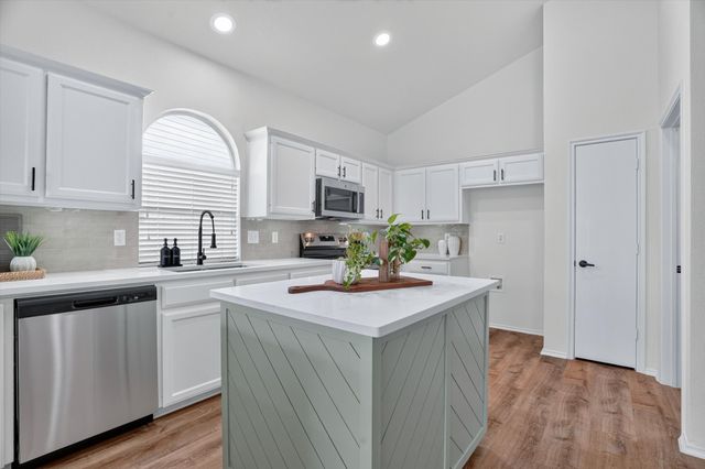 9921 Henna Lane, Fort Worth, TX 76108