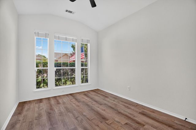 9921 Henna Lane, Fort Worth, TX 76108