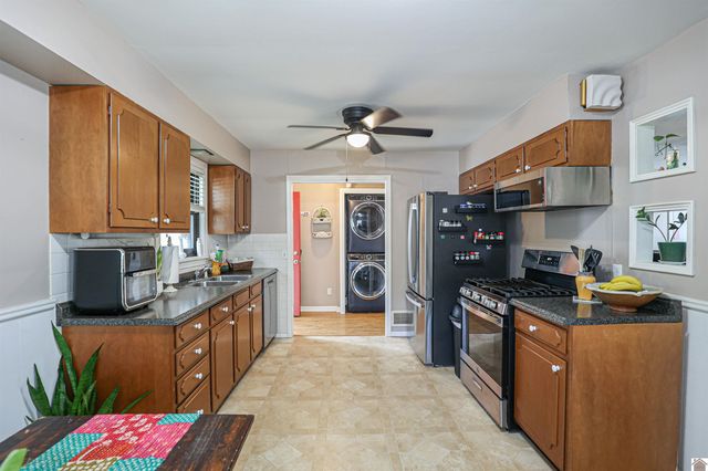 412 Joe Clifton Dr, Paducah, KY 42001