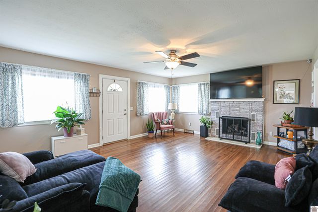 412 Joe Clifton Dr, Paducah, KY 42001