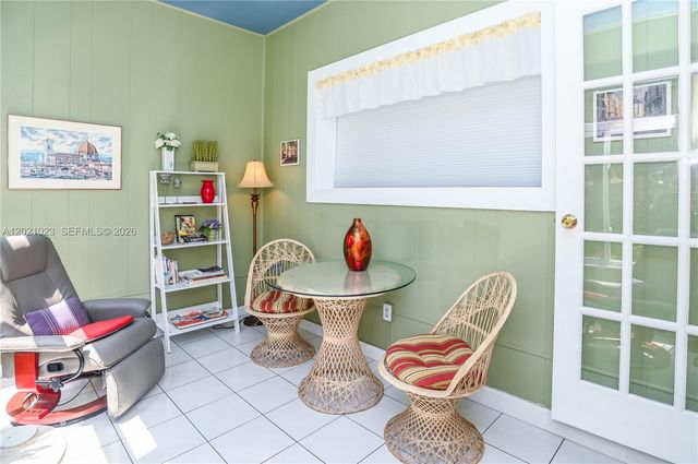 5100 NW 35th St 107, Lauderdale Lakes, FL 33319