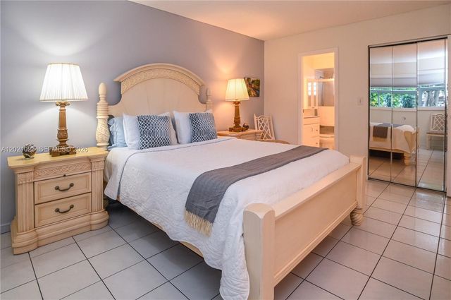 5100 NW 35th St 107, Lauderdale Lakes, FL 33319