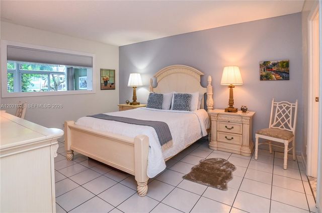 5100 NW 35th St 107, Lauderdale Lakes, FL 33319