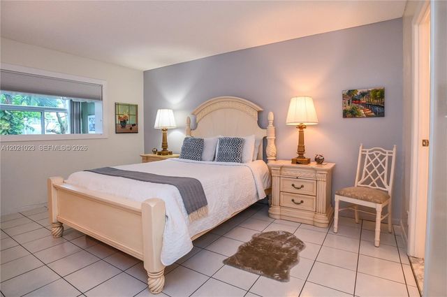 5100 NW 35th St 107, Lauderdale Lakes, FL 33319
