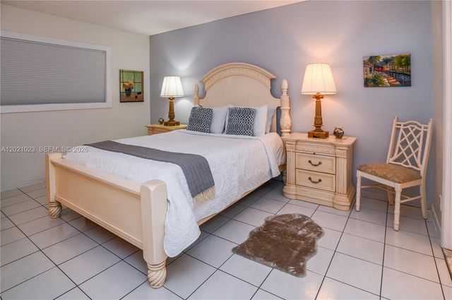 5100 NW 35th St 107, Lauderdale Lakes, FL 33319