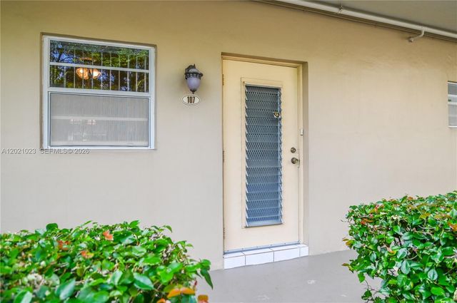 5100 NW 35th St 107, Lauderdale Lakes, FL 33319