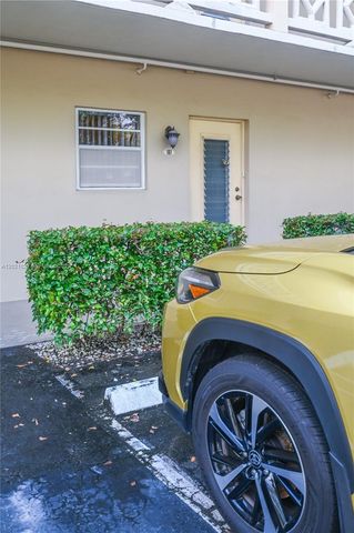5100 NW 35th St 107, Lauderdale Lakes, FL 33319
