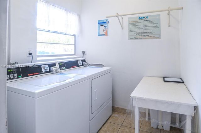 5100 NW 35th St 107, Lauderdale Lakes, FL 33319