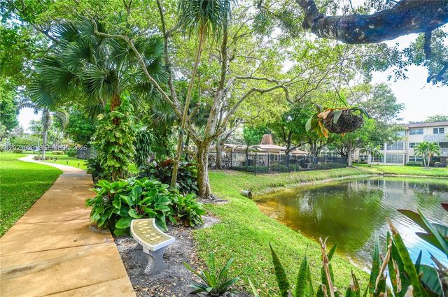 5100 NW 35th St 107, Lauderdale Lakes, FL 33319