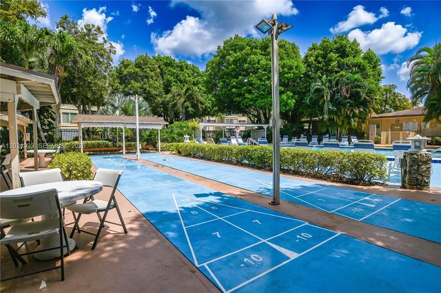 5100 NW 35th St 107, Lauderdale Lakes, FL 33319