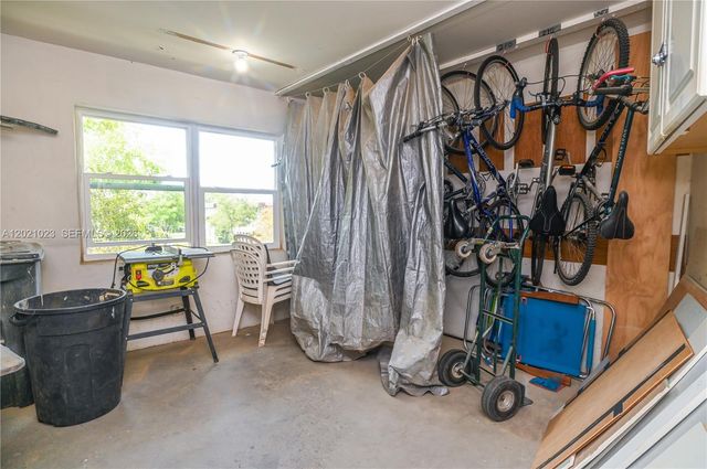 5100 NW 35th St 107, Lauderdale Lakes, FL 33319