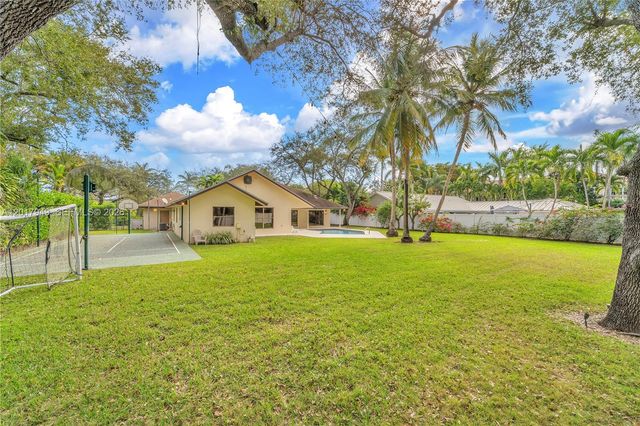 10330 SW 58th Court, Pinecrest, FL 33156
