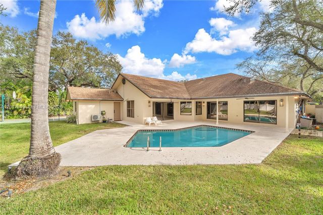 10330 SW 58th Court, Pinecrest, FL 33156