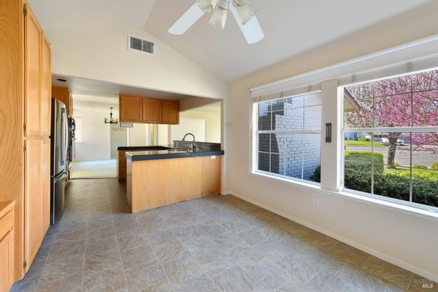 135 Fulton Pl, Windsor, CA 95492