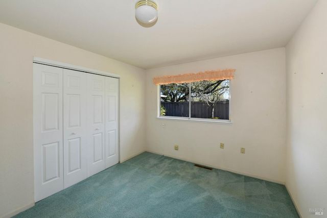 135 Fulton Pl, Windsor, CA 95492