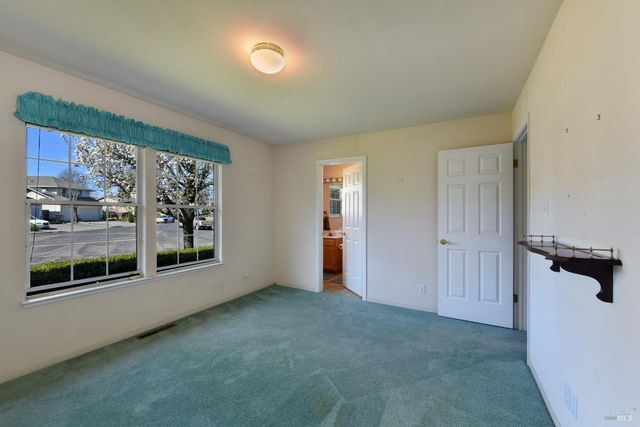 135 Fulton Pl, Windsor, CA 95492