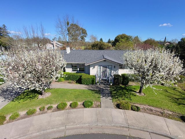 135 Fulton Pl, Windsor, CA 95492