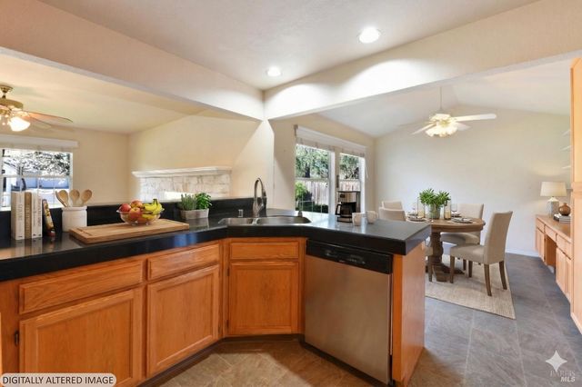 135 Fulton Pl, Windsor, CA 95492