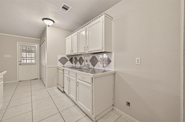 6206 Homeview Drive, Houston, TX 77049