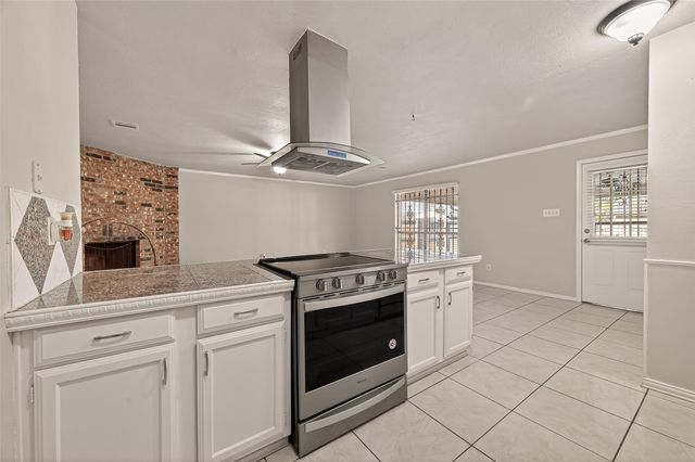 6206 Homeview Drive, Houston, TX 77049