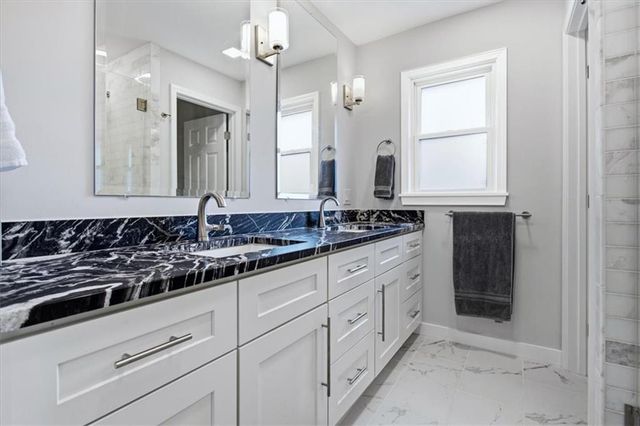 8 Rhodes Drive SE, Marietta, GA 30068