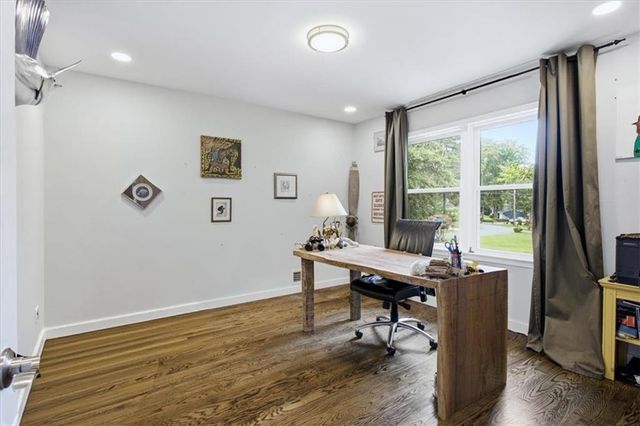 8 Rhodes Drive SE, Marietta, GA 30068