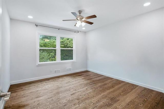 8 Rhodes Drive SE, Marietta, GA 30068